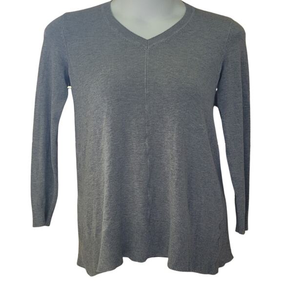 DNKY Gray Pullover V Neck Sweater Size Medium - Picture 1 of 5